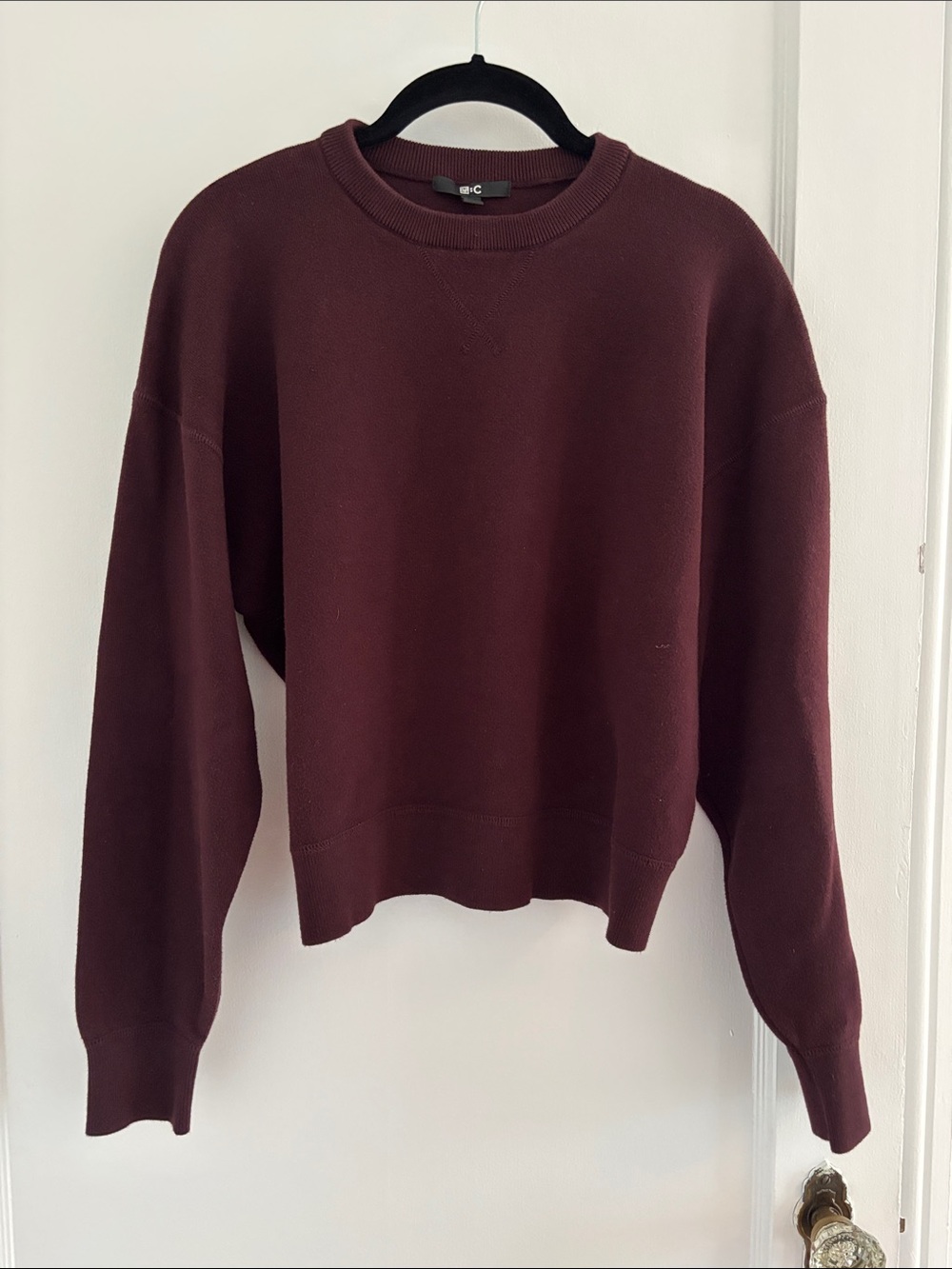 Uniqlo Women's Crew Neck Sweater in Deep Burgundy
